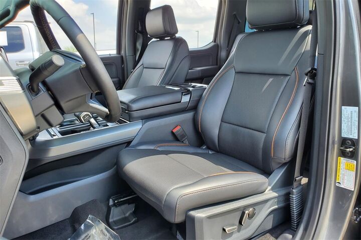 2025 Ford F-150 Lariat  TX