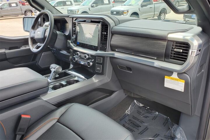 2025 Ford F-150 Lariat  TX