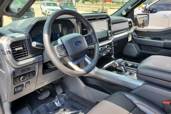 2025 Ford F-150 Lariat  TX