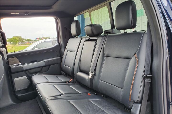 2025 Ford F-150 Lariat  TX