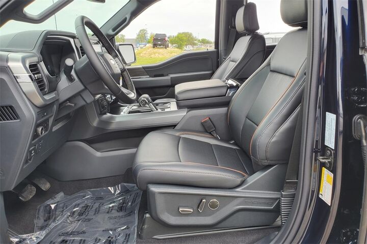 2025 Ford F-150 Lariat  TX