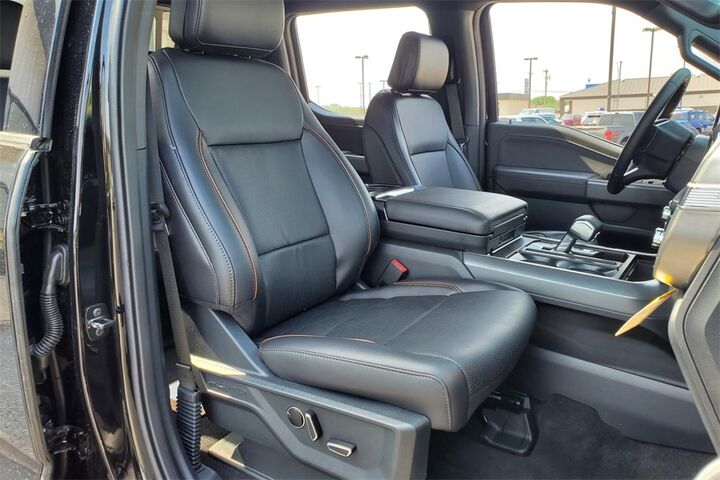 2025 Ford F-150 Lariat  TX