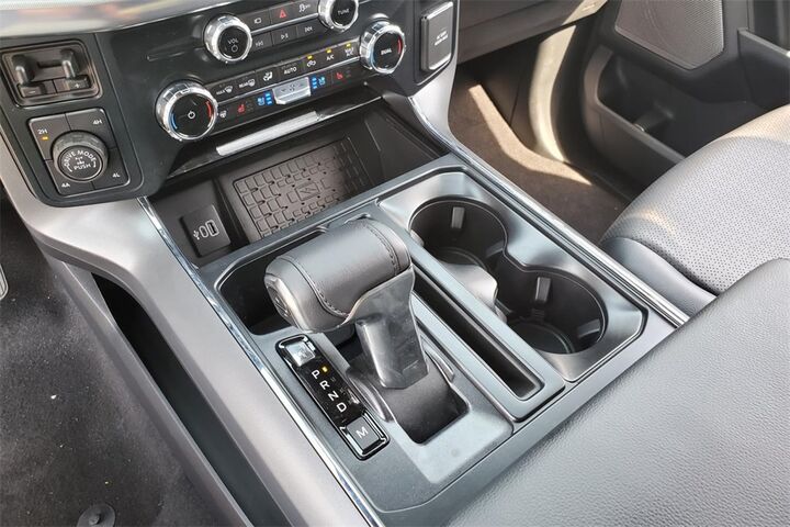2025 Ford F-150 Lariat  TX