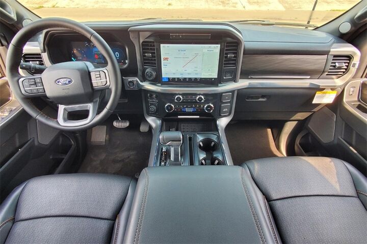 2025 Ford F-150 Lariat  TX