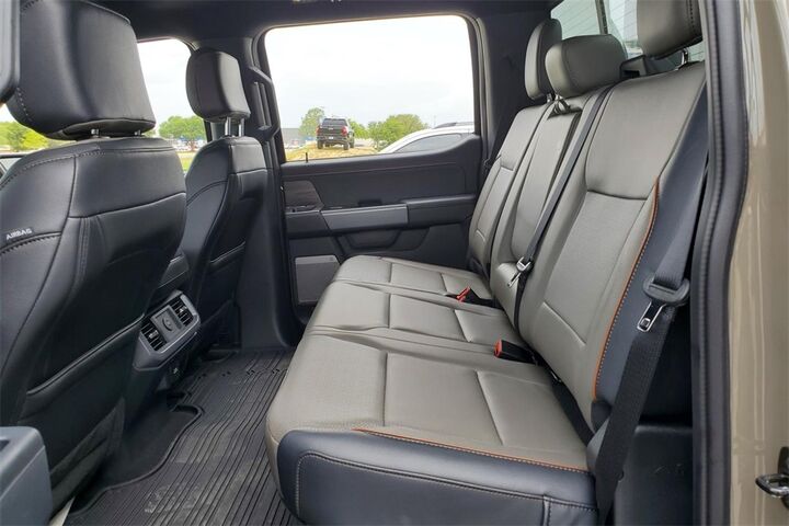 2025 Ford F-150 Lariat  TX