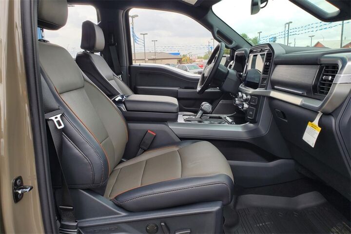 2025 Ford F-150 Lariat  TX