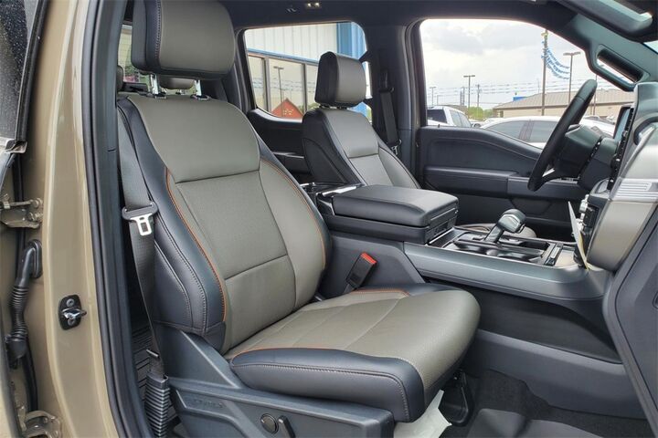 2025 Ford F-150 Lariat  TX