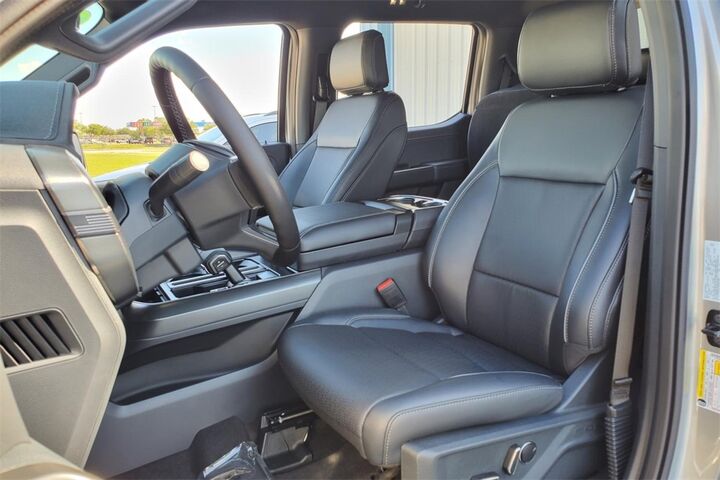 2025 Ford F-150 Lariat  TX