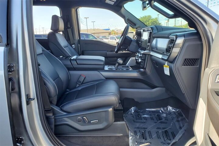 2025 Ford F-150 Lariat  TX