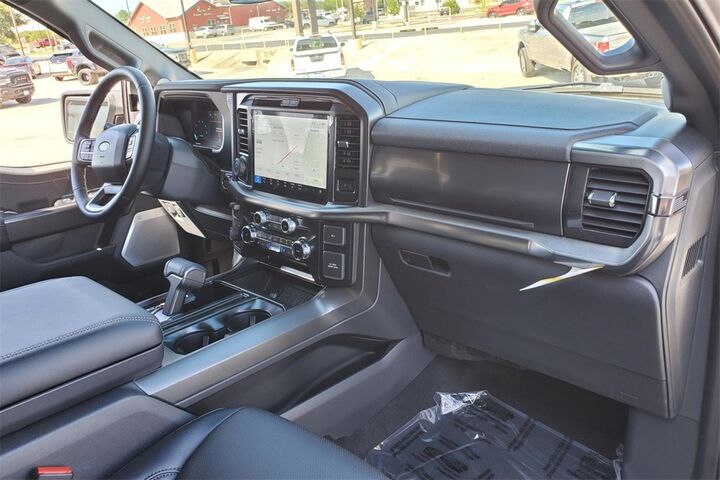 2025 Ford F-150 Lariat  TX