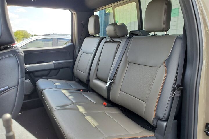2025 Ford F-150 Lariat  TX