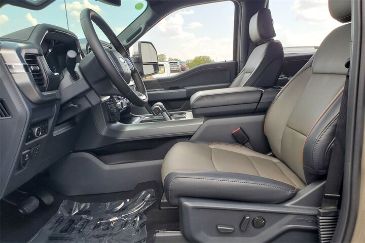 2025 Ford F-150 Lariat  TX
