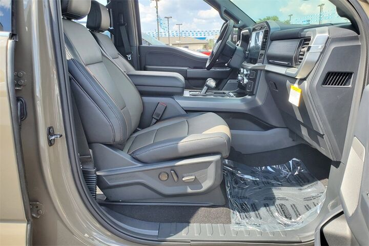 2025 Ford F-150 Lariat  TX
