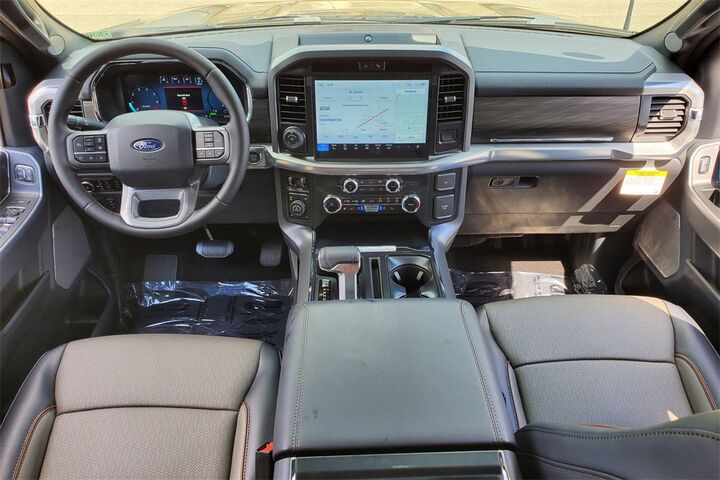 2025 Ford F-150 Lariat  TX