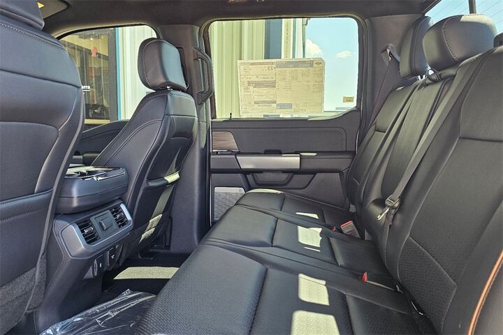 2025 Ford F-150 Lariat  TX
