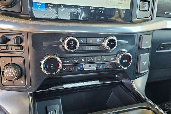 2025 Ford F-150 Lariat  TX