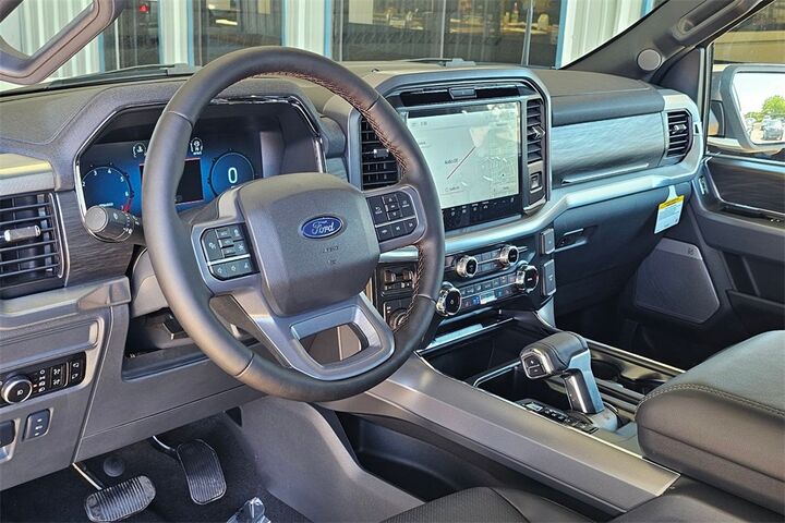 2025 Ford F-150 Lariat  TX