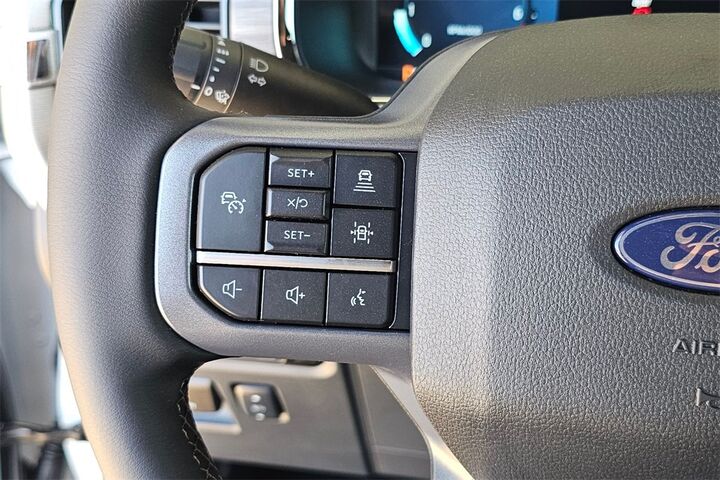 2025 Ford F-150 Lariat  TX