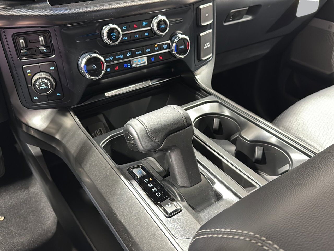 2025 Ford F-150 Lariat Sherwood Park AB