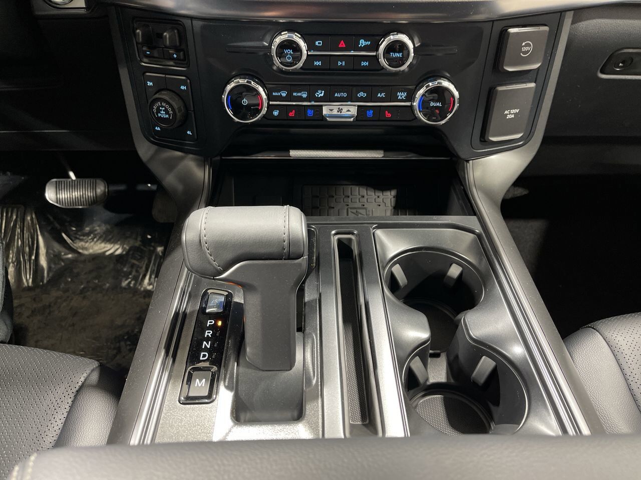 2025 Ford F-150 Lariat Sherwood Park AB