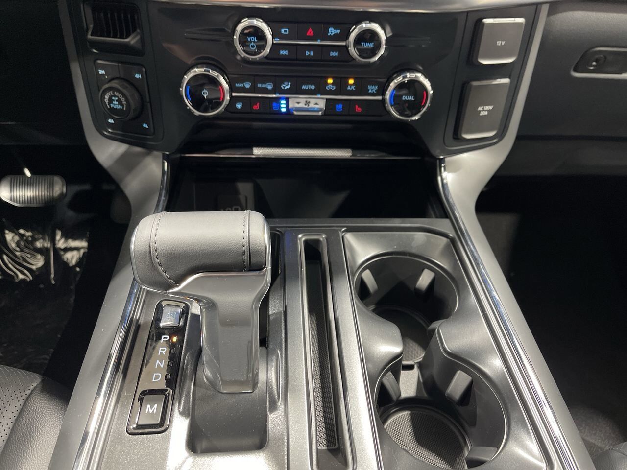 2025 Ford F-150 Lariat Sherwood Park AB