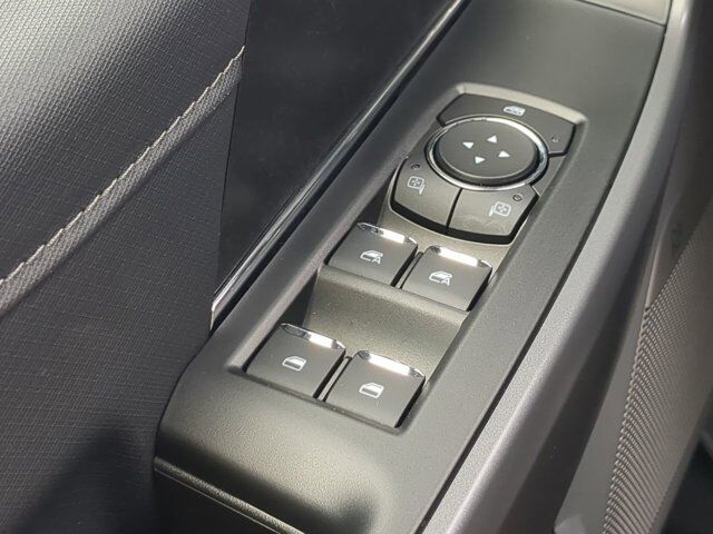 2025 Ford F-150 Lightning Flash Appleton WI