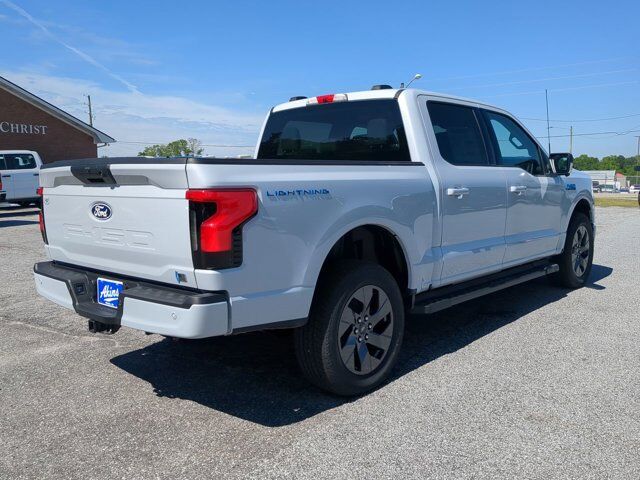 2025 Ford F-150 Lightning Flash Appleton WI