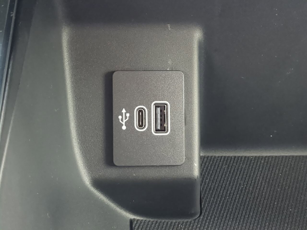 2025 Ford F-150 Lightning Flash Winder GA