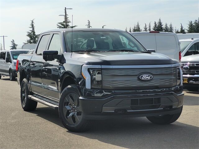 2025 Ford F-150 Lightning Lariat