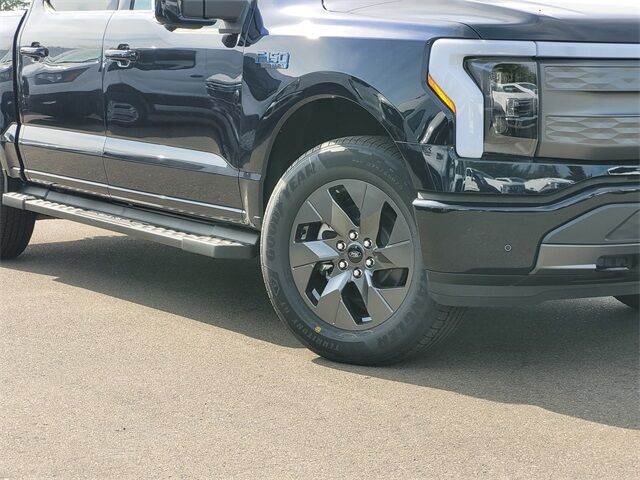 2025 Ford F-150 Lightning Lariat
