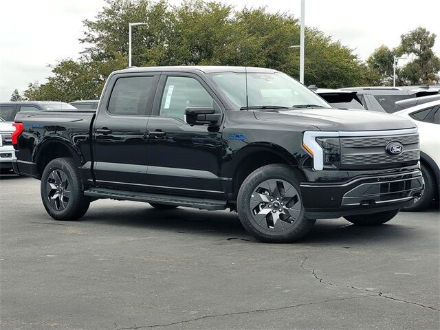 2025 Ford F-150 Lightning Lariat