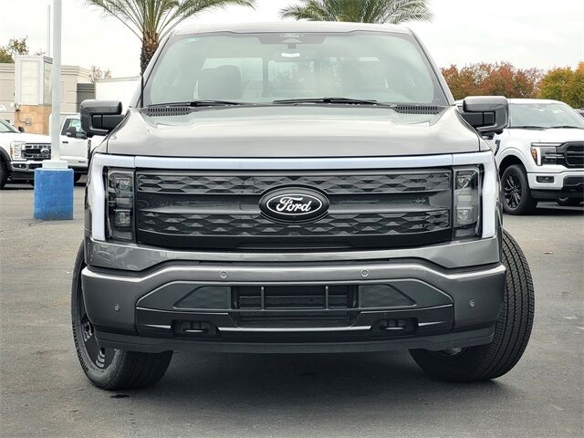 2025 Ford F-150 Lightning Platinum