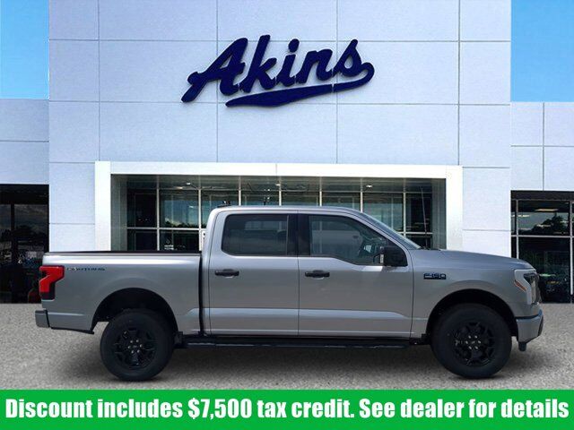 2025 Ford F-150 Lightning XLT Appleton WI