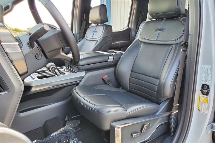 2025 Ford F-150 Platinum  TX