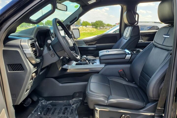 2025 Ford F-150 Platinum  TX