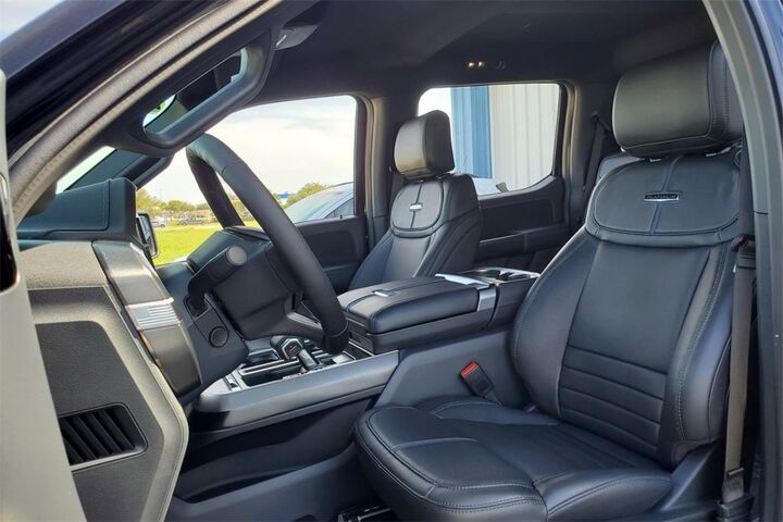 2025 Ford F-150 Platinum  TX