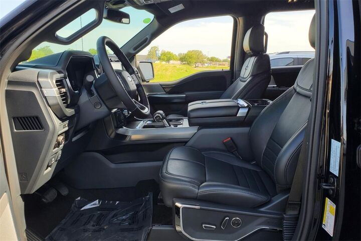 2025 Ford F-150 Platinum  TX