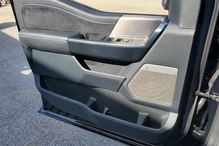2025 Ford F-150 Platinum  TX
