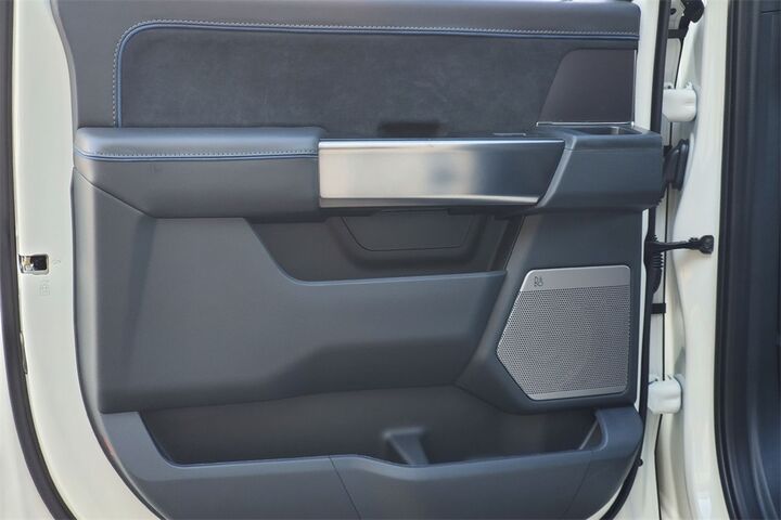 2025 Ford F-150 Platinum  TX