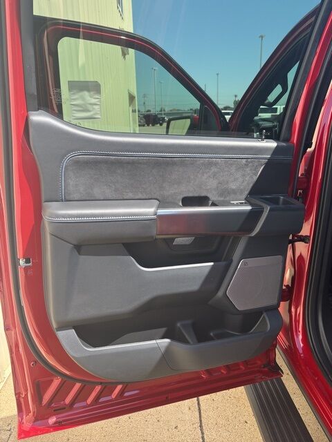 2025 Ford F-150 Platinum Watertown SD