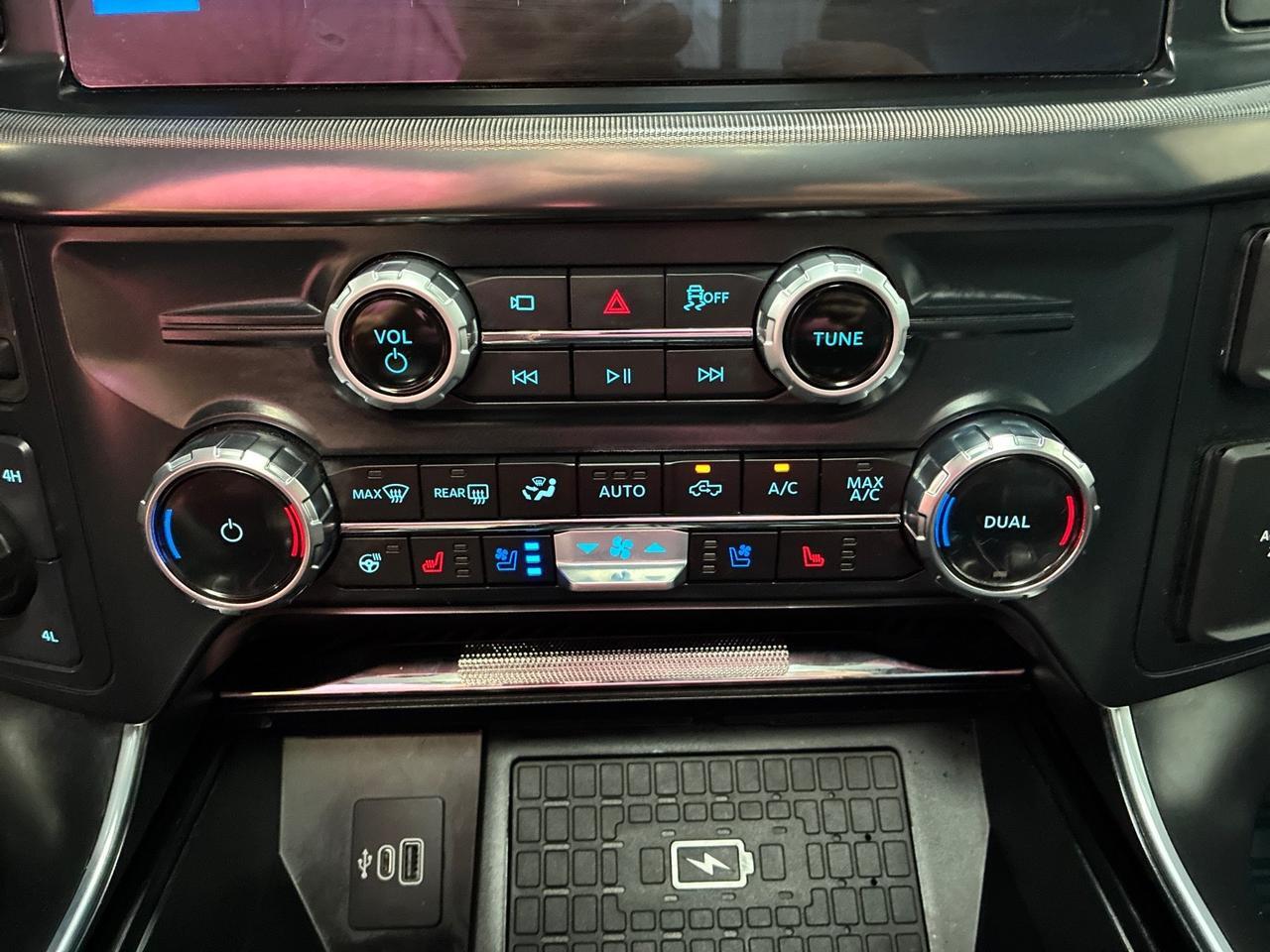 2025 Ford F-150 Raptor, 802A 37in Performance Pkg, Pano Roof, Bed Cover Houston TX