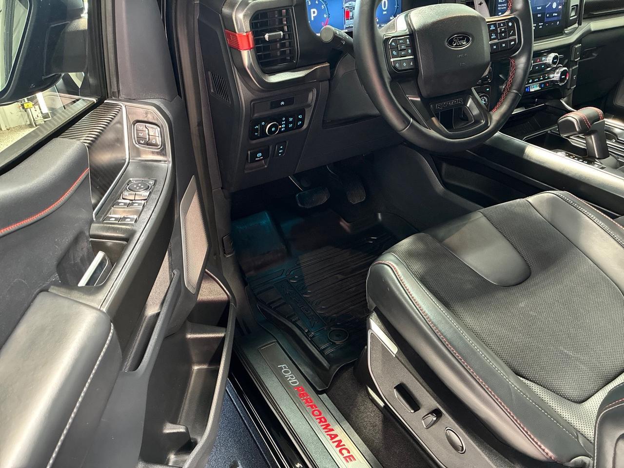 2025 Ford F-150 Raptor, 802A 37in Performance Pkg, Pano Roof, Bed Cover Houston TX