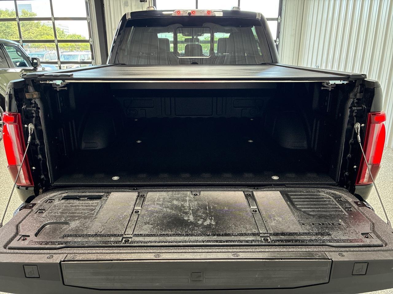 2025 Ford F-150 Raptor, 802A 37in Performance Pkg, Pano Roof, Bed Cover Houston TX