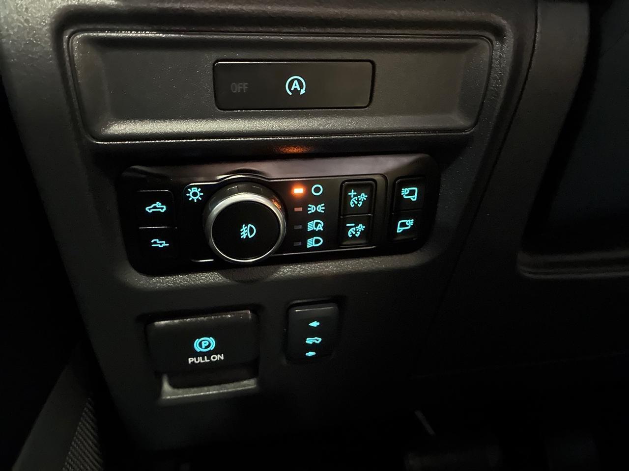 2025 Ford F-150 Raptor, 802A 37in Performance Pkg, Pano Roof, Retractable Tonneau Cover Houston TX