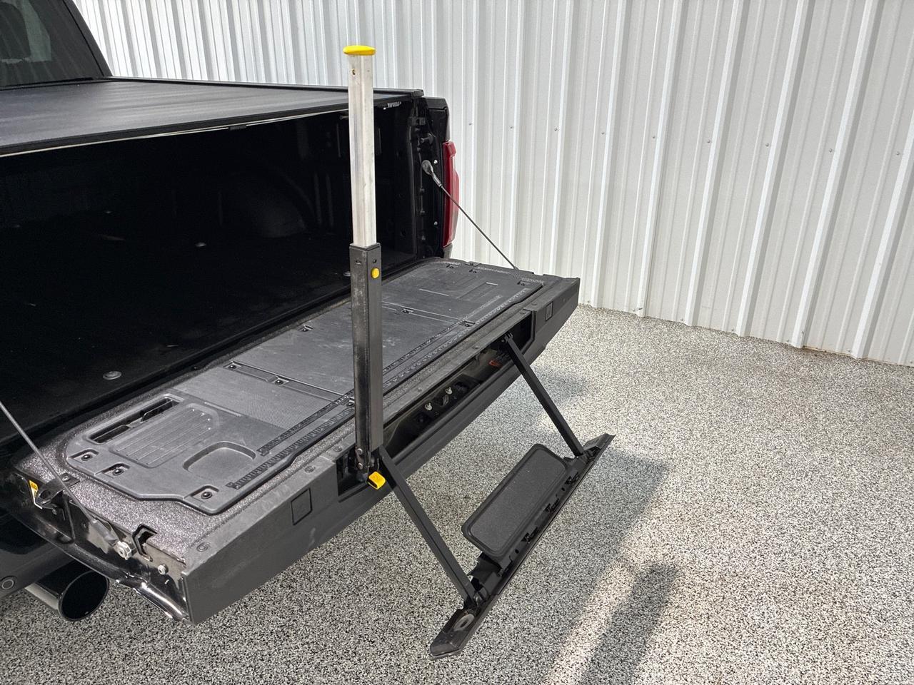 2025 Ford F-150 Raptor, 802A 37in Performance Pkg, Pano Roof, Retractable Tonneau Cover Houston TX