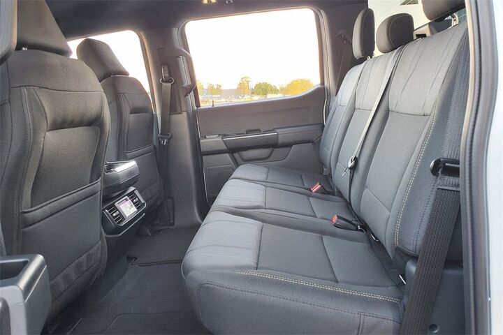 2025 Ford F-150 STX  TX