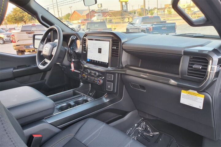 2025 Ford F-150 STX  TX