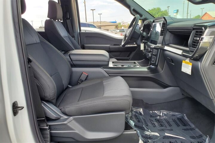 2025 Ford F-150 STX  TX