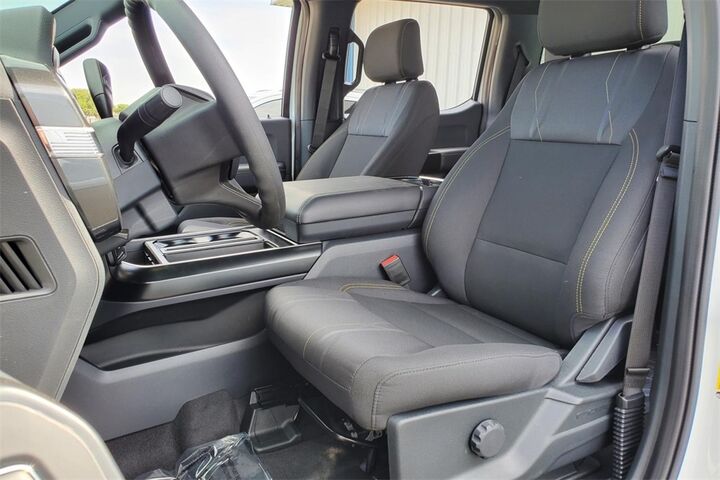 2025 Ford F-150 STX  TX