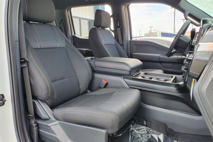 2025 Ford F-150 STX  TX